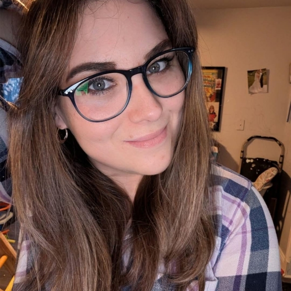 Nice to meet you! I'm Taylor! - Picture 2 of 3